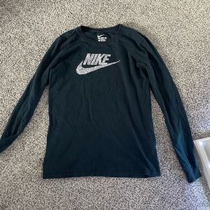 Men’s Nike long sleeve shirt